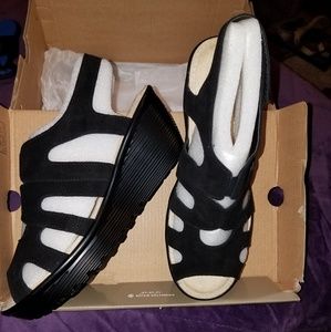 Skechers platform /wedges